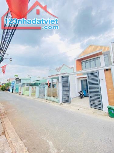 Bán Nhà 1 Trệt 1 Lầu P. Trảng Dài ngay Chợ 26, Cây Xăng 26 cách đường Đồng Khởi vào 100M