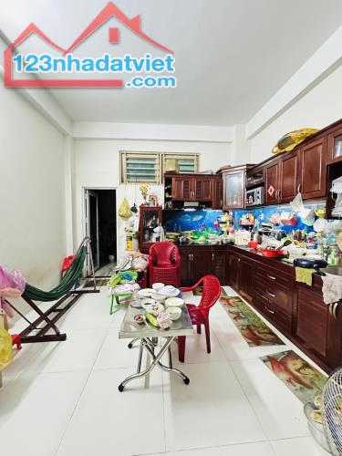 Nguyên Hồng bình thạnh phường 11 hẻm xe hơi bán nhà 59m2 ngang 4m - 4 tầng 5pn nhỉnh 8 tỷ