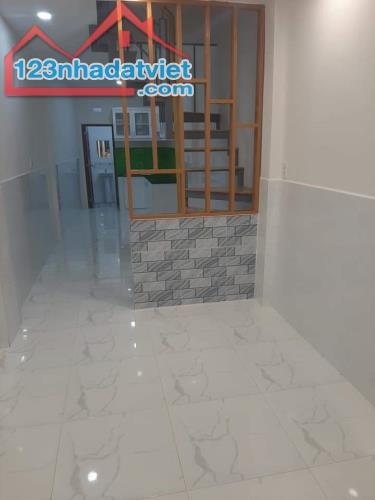 Bán Nhà Đường Bạch Đằng, 36m2 (3m x 12m), 2 Tầng, Phường 15, Chỉ 3,9 Tỷ