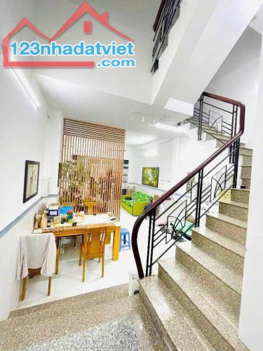 NHÀ 2 TẦNG - LÊ VĂN QUỚI - HẺM XE HƠI - CHỈ HƠN 3 TỶ - 3