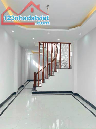 Bán nhà 4 tầng 38m² trước nhà rộng 4m ĐH Thể Dục Thể Thao gần Quốc Lộ 6. Giá 2,45 tỷ - 1