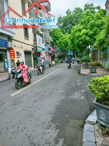 Bán nhà Lê Lợi, cách chợ Hà Đông 100m, 10m ra phố, DT 35m2 5T thang máy giá 8.26 tỷ - 1