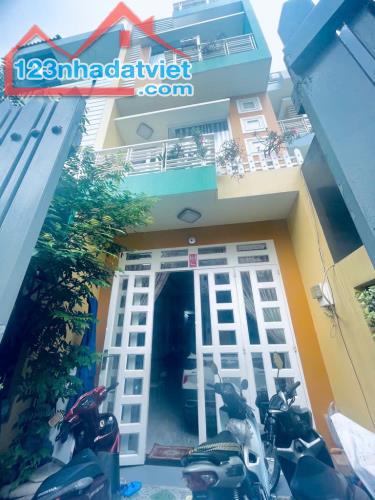 Bán nhà gần chợ Hạnh Thông Tây Gò Vấp-HCM-78m2-3 tầng-hẻm xe hơi