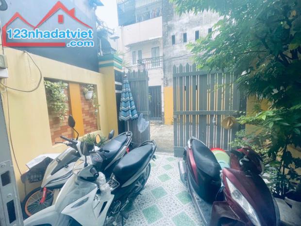 Bán nhà gần chợ Hạnh Thông Tây Gò Vấp-HCM-78m2-3 tầng-hẻm xe hơi - 1