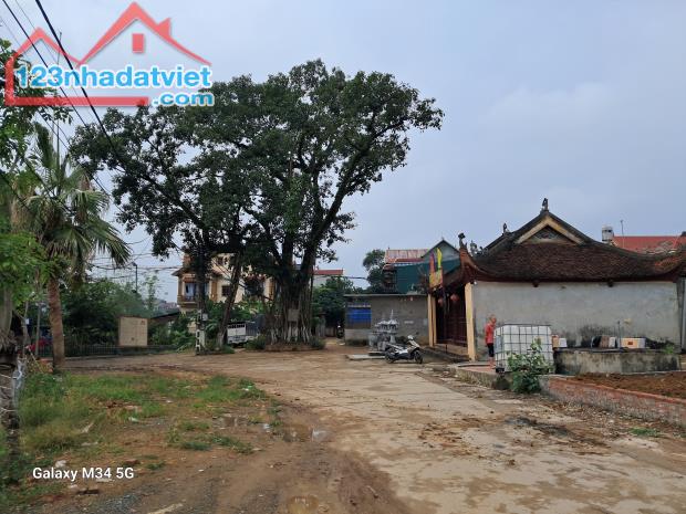 HOA HẬU CẦN TÌM ĐẠI GIA Mở bán lô đất 190m2 full thổ cư Tại Đông Phương Yên Chương Mỹ Hà N - 1