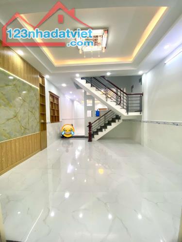 NHÀ MỚI - ĐẸP - THỚI TAM THÔN - HÓC MÔN 👉91M2 👉 4TY.300.TRIEU👈 . Nhà BTCT, kiên cố - 3p - 1