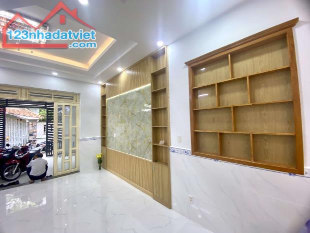 NHÀ MỚI - ĐẸP - THỚI TAM THÔN - HÓC MÔN 👉91M2 👉 4TY.300.TRIEU👈 . Nhà BTCT, kiên cố - 3p - 2