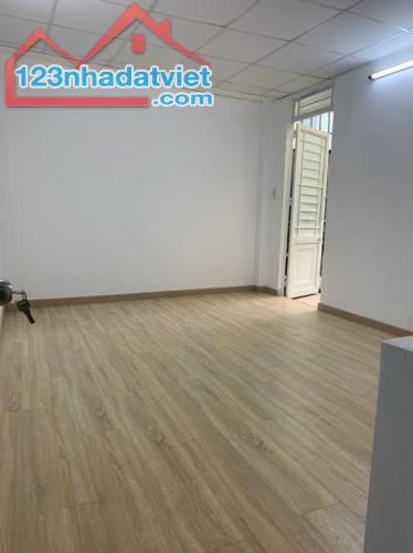 Bán nhà Nguyễn Phúc Chu, Phường 15, Tân Bình, 30m2, 2 tầng, Chỉ 2.95 tỷ TL giá cũ 3.2 tỷ - 3