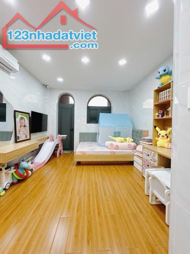 MTKD NGUYỄN BIỂU F1 QUẬN 5 - 73M2 4 TẦNG - GIÁ 23 TỶ - 2