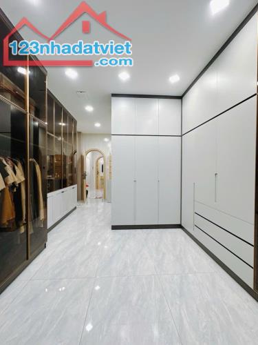 MTKD NGUYỄN BIỂU F1 QUẬN 5 - 73M2 4 TẦNG - GIÁ 23 TỶ - 4