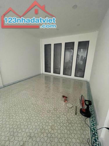 Nhà tốt Hẻm Xe Hơi, 2 Tầng Đúc, Cách Mạng Tháng 8, Tân Bình, 4.2x15m, 65m2, nhỉnh 11 tỷ TL - 2