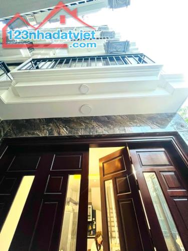 Cần bán nhanh nhà riêng Ngọc Khánh, Ba Đình 52m2, gần ô tô, lh 0829217877.