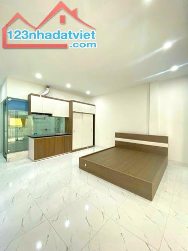 Bán Tòa nhà CHDV Minh Khai 70m2- 7 tầng thang máy - Gần ô tô - 1