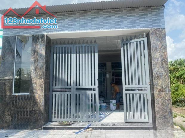 Nhà hoàn thiện mới tinh 196m2 ngay thị xã Trảng Bàng giá 600TR - 3