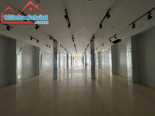 Cho thuê mặt bằng đường Bà Triệu, 350m², vị trí đắc địa, phù hợp thương hiệu lớn