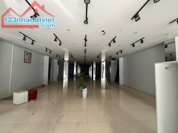 Cho thuê mặt bằng đường Bà Triệu, 350m², vị trí đắc địa, phù hợp thương hiệu lớn - 1