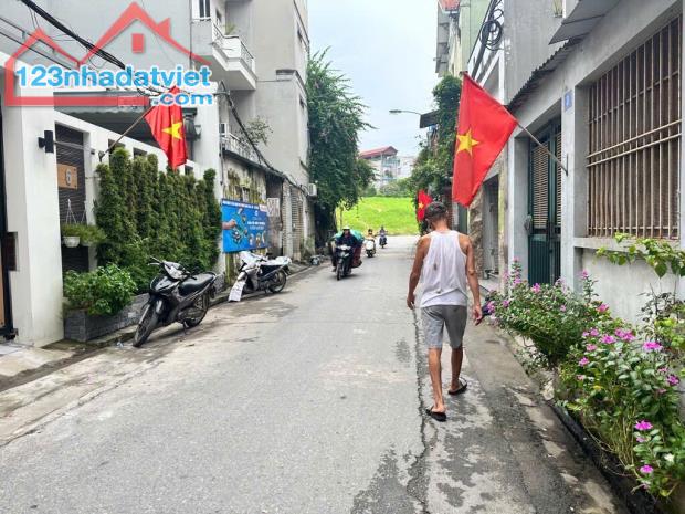 BÁN ĐẤT NGỌC THỤY - 5,9 TỶ - 30M NHÀ Ô TÔ TRÁNH, 30M RA MẶT PHỐ - 1