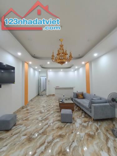 Bán nhà ngõ 144 Cổ Linh, Diện tích 82m2, 7 tầng thang máy, giá tốt - 1