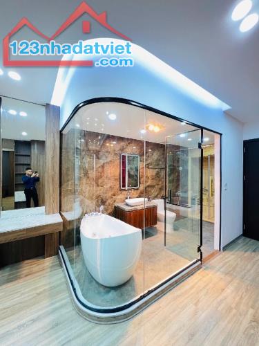 Bán nhà đường Giáp Bát. Diện tích 50m2, nhà phân lô, ô tô, kinh doanh, giá 9 tỷ - 3