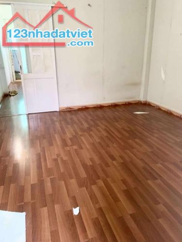 Vị trí TÔ KÝ  - Q12 - SAU LƯNG CHỢ - CHỦ 1 ĐỜI - GIÁ TỐT - ĐÚC BÊ TÔNG KIÊN CỐ 🏘️ 68m2 ch - 2