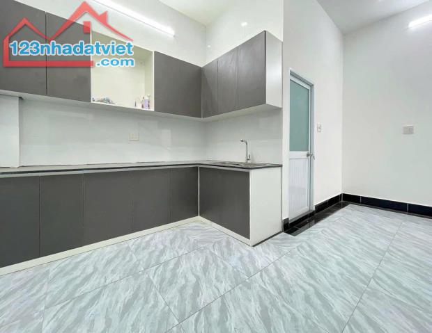 nhà mặt tiền cần bán gấp 770tr, không bị vướng tranh chấp. đường trịnh như khuê bình chánh - 2