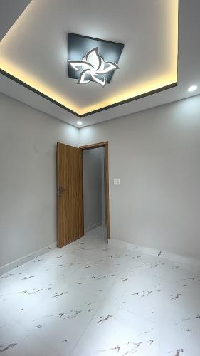 NHÀ GẦN CHỢ TÂN BÌNH, HẺM XE HƠI, GẦN MẶT TIỀN, 20M2 2 TẦNG 2PN FULL NỘI THẤT, 2.5 TỶ HƠN - 4