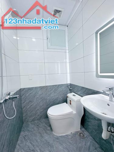 Bác Toàn bán Căn hộ Tập thể gần ĐH Luật Hà Nội, DT: 58m2, 3PN, 2WC - 2