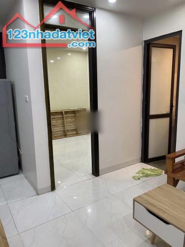 CHO THUÊ CĂN HỘ CCMN PHỐ HÀO NAM, 55M2, 2 NGỦ, 1WC, TẦNG ĐẸP, CÓ THANG MÁY, 8.5 TRIỆU