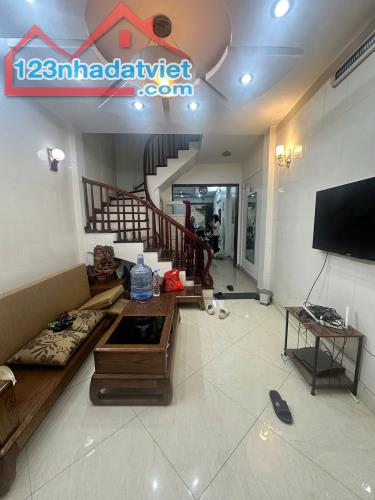 Bán nhà Cầu Giấy Ngõ 180 Trần Duy Hưng 9.4 tỷ, 52m2