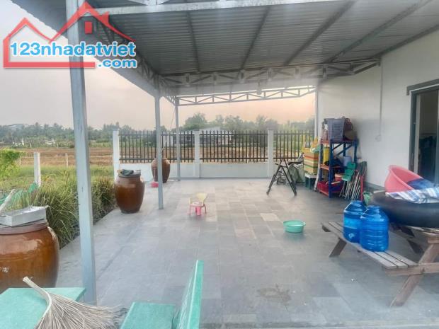 Nhà vườn view cánh đồng lúa tổng dt 2500m2 xã Mỹ Lạc ,Thủ Thừa, Long An giá 4,49 tỷ