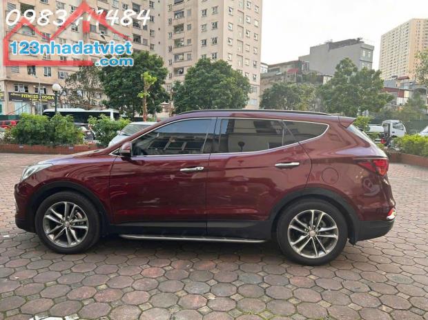 Chính Chủ Cần Bán Xe Santafe 2018 - Giá Cực Rẻ - Liên hệ ngay : 0983411484.