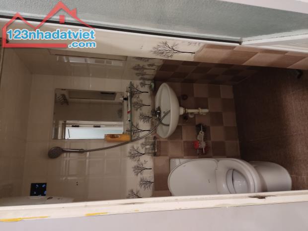 Bán nhà 2 tầng diện tích 116m mặt đường chợ Hàng - 3