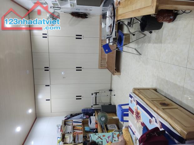 Bán nhà 2 tầng diện tích 116m mặt đường chợ Hàng - 4
