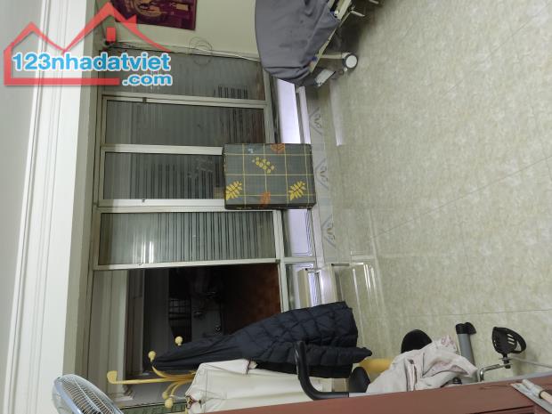 Bán nhà 2 tầng diện tích 116m mặt đường chợ Hàng - 5