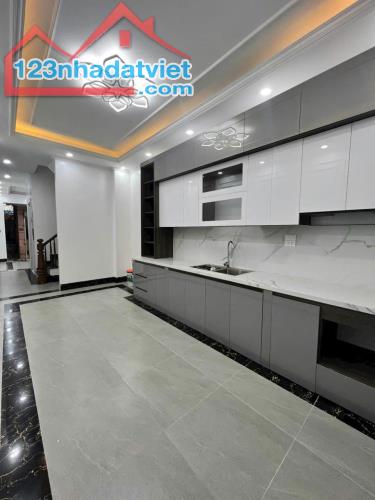 NHÀ PHỐ NGUYÊN HỒNG,6 TẦNG, FULL NỘI THẤT,CÓ THANG MÁY,DT 46M2,MT3.3M,GIÁ 9,9 TỶ - 3