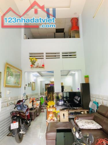 Cần bán nhà HXH Huỳnh thị Hai Quận 12, DT 48m 2 tầng , 2,4 tỷ - 2