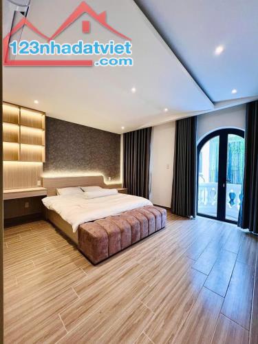 BÁN NHÀ - HOÀNG HOA THÁM - BÌNH THẠNH - Kế Q.1 - 185m2 - 7x27 - 11.8 Tỷ ( TL )