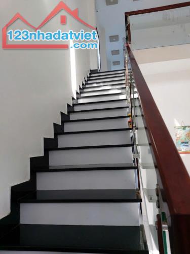 CHO THUÊ MẶT BẰNG 40M2, GIÁ  4TR5/THÁNG ĐƯỜNG 8C KĐT LÊ HỒNG PHONG 2, P PHƯỚC HẢI. - 4