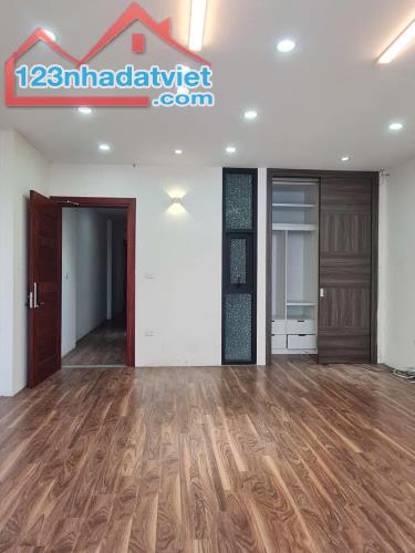 CC bán toà VP MP Trần Quang Diệu Đống Đa, DT 80 m2, 8 tầng MT 5,5 m Giá 47 tỷ Lh 091522986 - 2