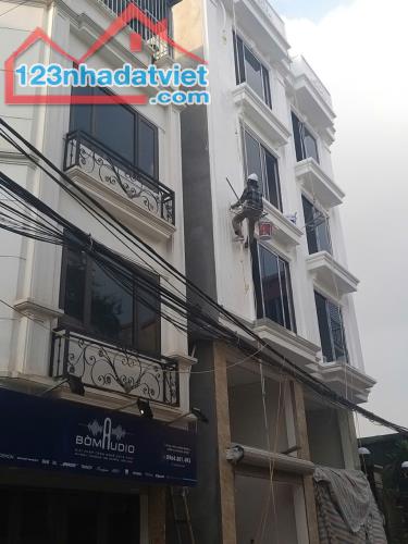 Bán nhà Đông La Hoài Đức – gần Yên Nghĩa Hà Đông. Dt 65m2, 4T, ô tô đỗ cửa, nhỉnh 4 tỷ