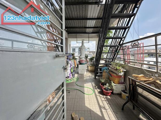 MẶT TIỀN HOA CÚC - 43M2 A4 - 5 TẦNG BTCT - 7 PN - Ô TÔ ĐẬU THOẢI MÁI - 8.x TỶ - 3