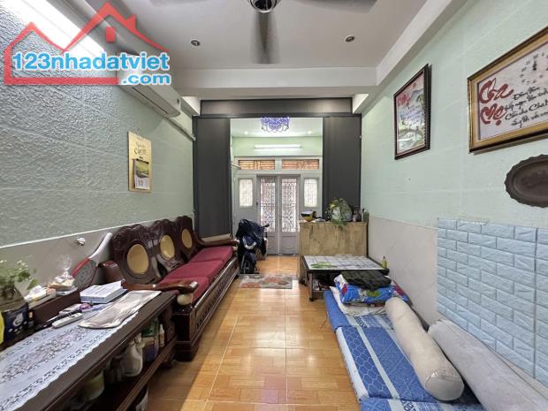 MẶT TIỀN HOA CÚC - 43M2 A4 - 5 TẦNG BTCT - 7 PN - Ô TÔ ĐẬU THOẢI MÁI - 8.x TỶ - 5