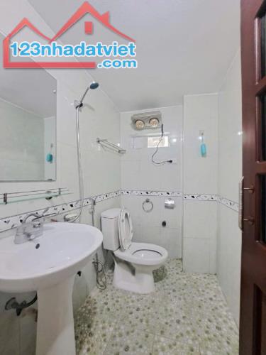 Bán Nhà Định Công Hạ - Hoàng Mai ,DT:45m2 ,Giá hơn 6 tỷ,Ngõ thoáng sáng,oto gần - 5