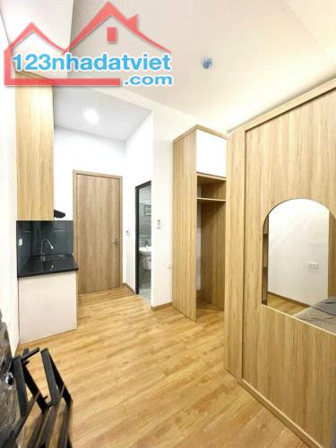 CCMN GIÁP BÁT - THANG MÁY - 8 PHÒNG KHÉP KÍN FULL NỘI THẤT 50TR/TH Dt 50m2 5T Giá 11.9 tỷ - 2