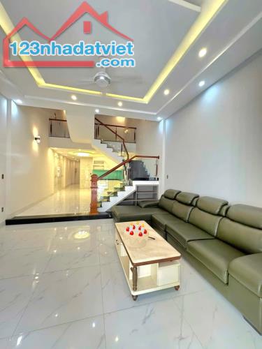 NHÀ VIP 3 TẦNG RẺ ĐẸP NHẤT HOÀ XUÂN GIÁ CHỈ 6TY3.TL