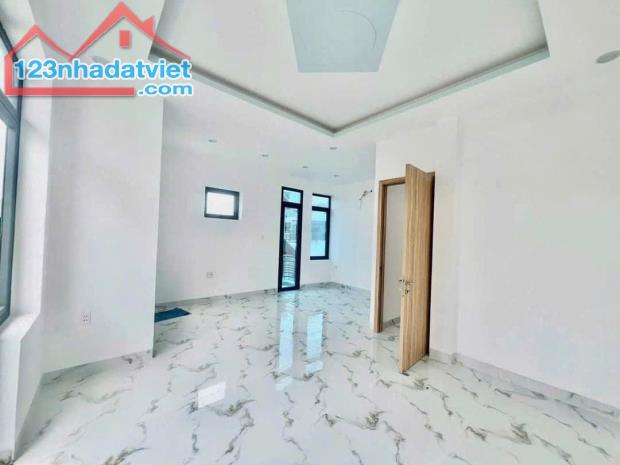 bán nhà 1 Trệt 2 tầng Trung Tâm vũng tàu p4 hẻm ôtô DT: 74m² giá 4,7 tỷ - 3