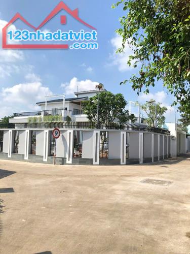 26 x 28m - Biệt Thự 2 Mặt Tiền, Giảm Hơn 5 tỷ,  Thới Tam Thôn, Hóc Môn