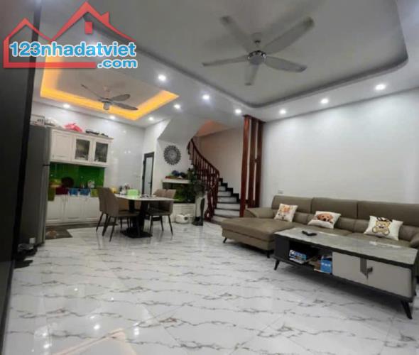 Bán nhà ĐẠI MỖ, 4 tầng, 45m2, ngõ nông, dân xây, trung tâm Nam Từ Liêm, nhỉnh 6 tỷ