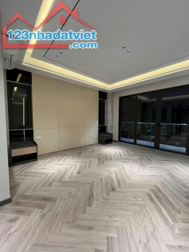 CHỈ 120 TỶ - 300M2 LẠC LONG QUÂN - LÔ GÓC - KINH DOANH - Ô TÔ - THANG MÁY - ĐẦU TƯ