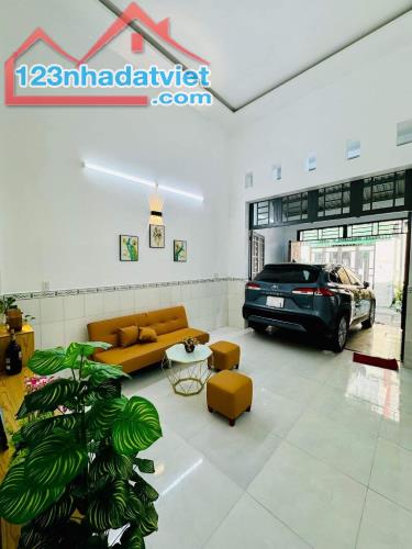 Nhà đẹp, giá  rẻ, Hẻm xe tải, BHHB, Bình Tân, 4x18.5m (75m2), giá chỉ 4tỷ1. 0901013009